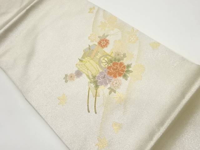 金駒刺繍御所車に花々模様名古屋帯